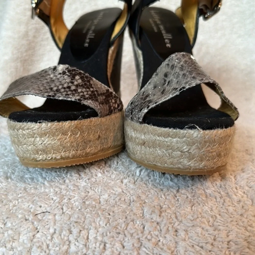 Bettye Muller Anthropoligie snake print Wedges size 37 EUC